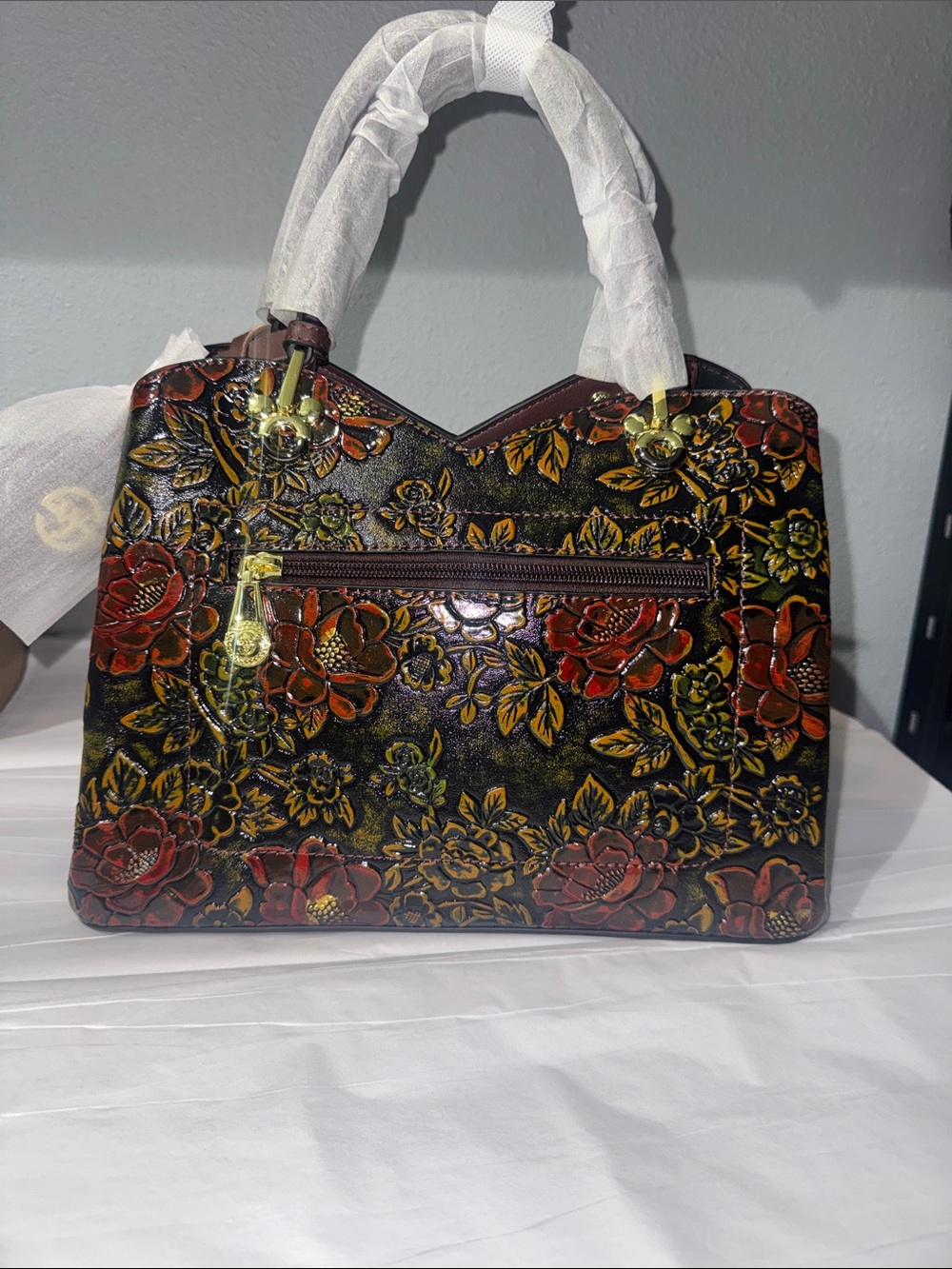 NWT Floral Embossed HandBag - Picture 11 of 14